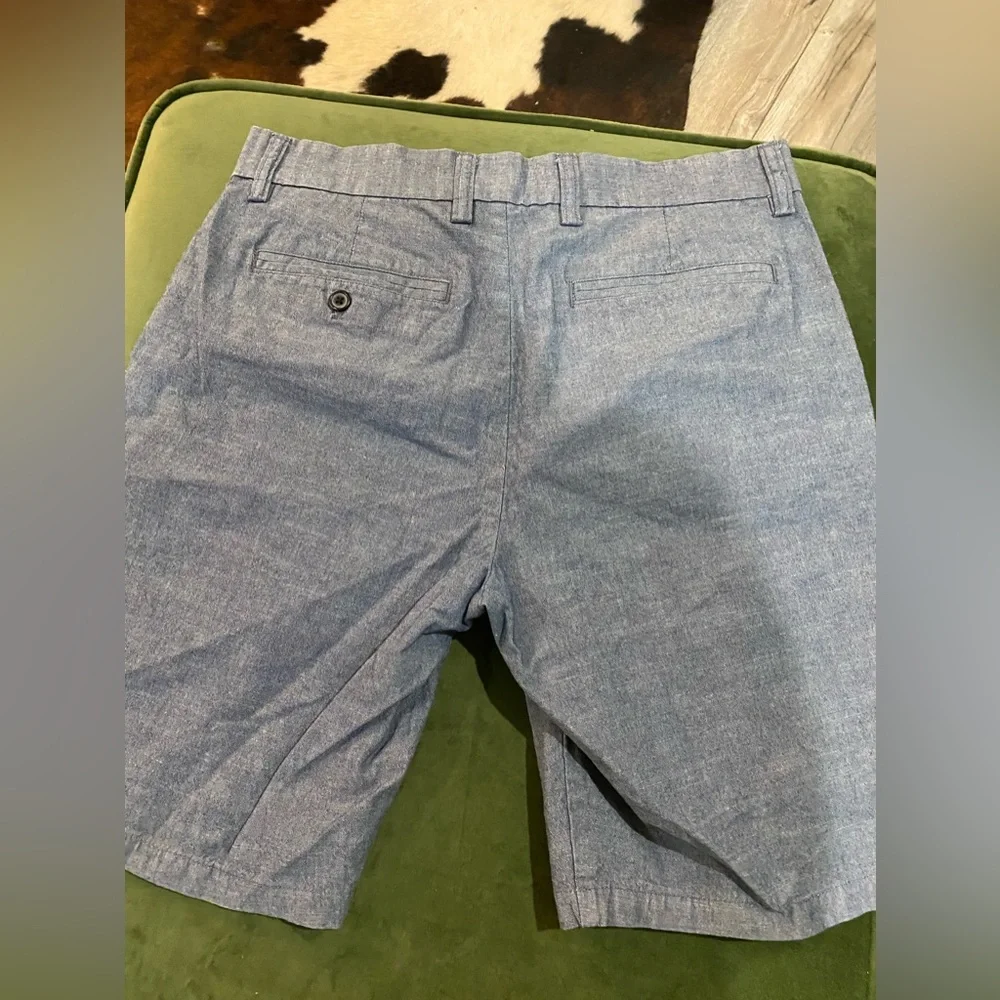 Old navy light blue denim look mens shorts - Picture 2 of 2